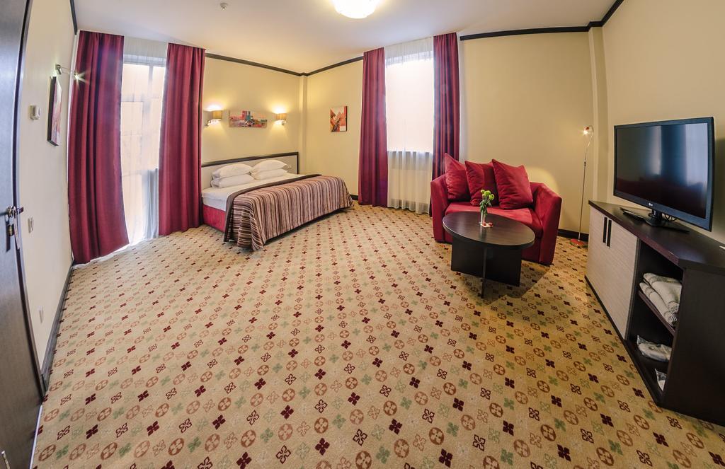 Park-Hotel Golosievo Kiev Exterior foto